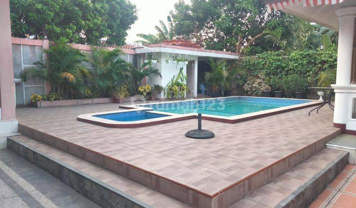 Dijual rumah ada swimming pool di Villa Pertiwi Estate depok 2