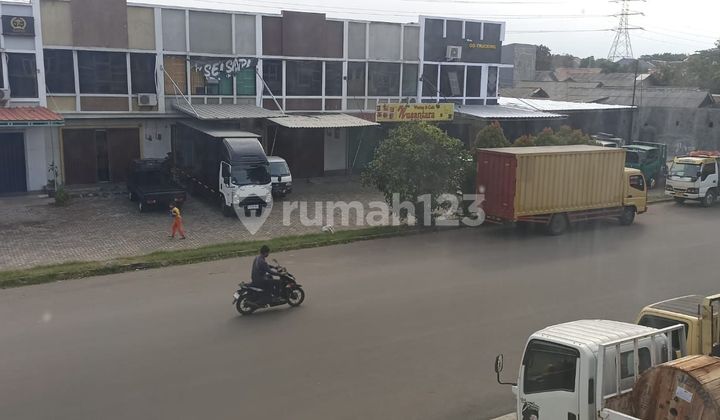 Disewakan ruko 2 lantai di Pesona Metropolitan Bekasi Timur Disewakan ruko 2 lantai di Pesona Metropolitan Bekasi Timur
