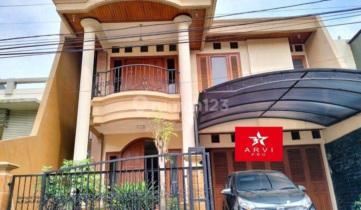 Dijual rumah bagus 2 lantai di Kembangan Jakarta Barat 1