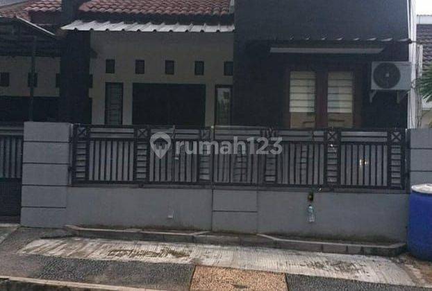 Disewakan rumah 2 lantai siap huni  di Jatibening Estate Bekasi 1