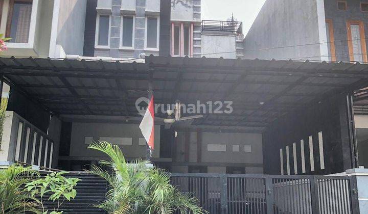 Dijual rumah 2 lantai  di Duta Harapan Bekasi Utara 1