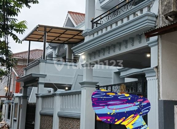 House. 2 Floors in Jatiwaringin Pondok Gede Bekasi