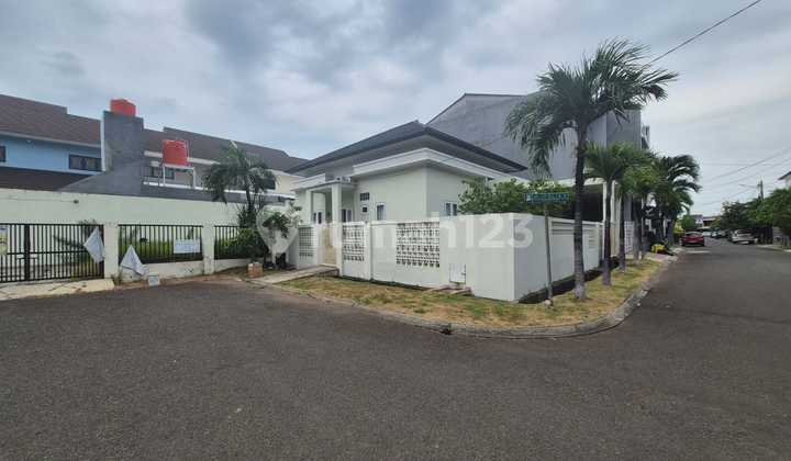 Ready-to-Occupy Hook House in Ifolia Cluster, Harapan Indah, Bekasi