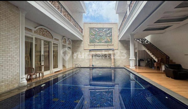 Dijual Rumah Mewat Privat Pool di Duren Sawit Jakarta Timur