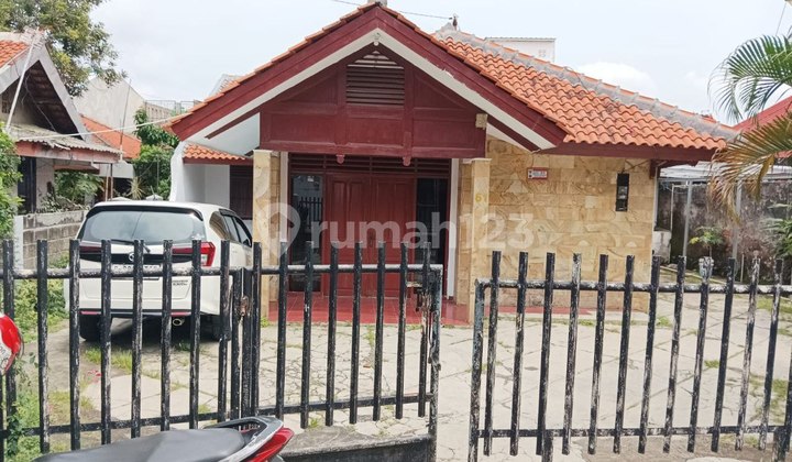 Rumah di Pisangan Baru Tengah Jakarta Timur
