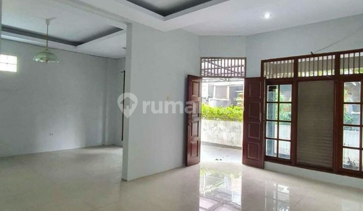 Rumah 2 Lantai Di Komplek Al Jatiwaringin Pondok Gede Bekasi 2