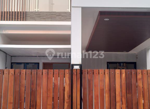 Rumah Siap Huni Minimalis 2 Lantai di Taman Malaka Pondok Kelapa Duren Sawit Jakarta Timur