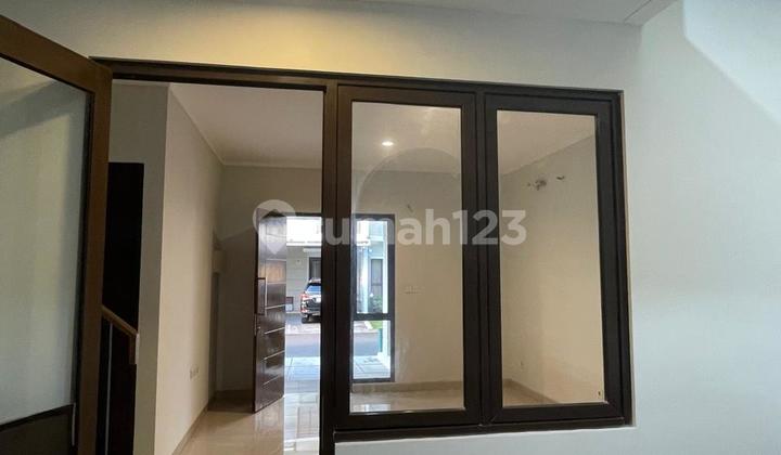 Rumah Sewa Siap Huni Cluster Burgendy Sumarecon Bekasi 2