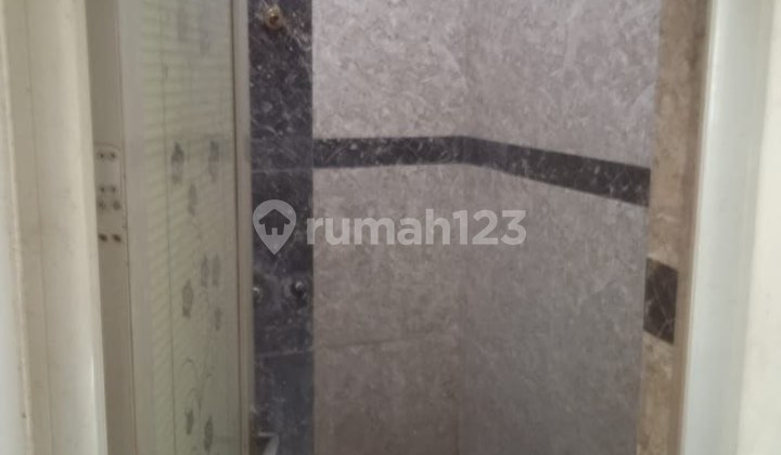 Rumah Kokoh Klasik Eropa di Buaran Duren Sawit Jakarta Timur 2