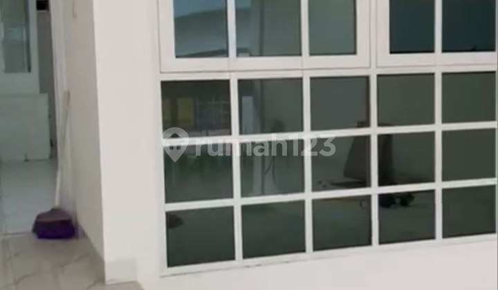 Shop House Ready to Use, 3 Floors in Pekayon, Bekasi. 2