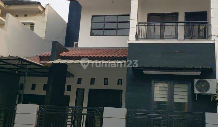 Disewakan Rumah Bagus 2 Lantai Jatibening Estate Bekasi 1