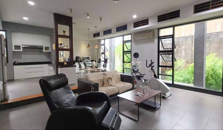 For Sale Rumah Mewah 2 Lantai Desain Modern Di Kratonan, Solo 1