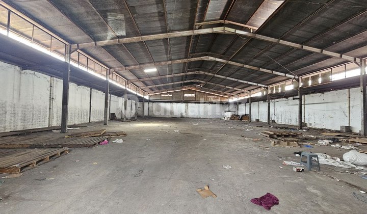 Warehouse for Rent in Grogol Area, Container Access, Affordable Price, Ready for Business