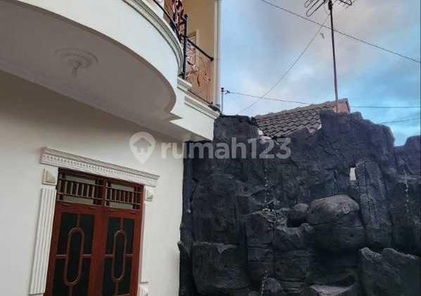 Rumah 2 Lt Cakep Siap Huni di Telukan Sukoharjo,3 Mnt Solo Baru