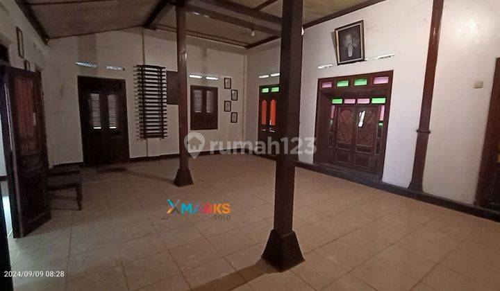 Rumah Klasik Dengan Vibes Joglo Jawa Cocok Untuk Usaha Kuliner 1