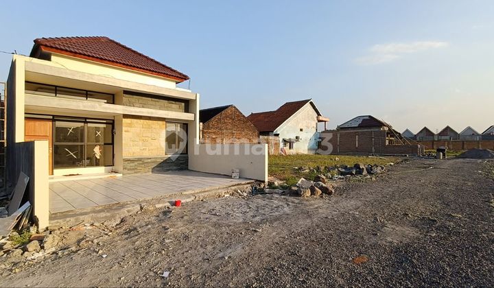 Modern House Ready to Build in Grogol Area, Solo Baru, 3 minutes to Al Azhar. 2