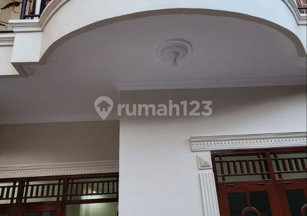 A Nice 2-Story House Ready to Occupy in Telukan Sukoharjo, 3 Minutes to Solo Baru 2