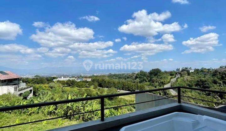 Dijual Rumah Modern Luas Dengan Jacuzzi di Setiabudi Bandung 2