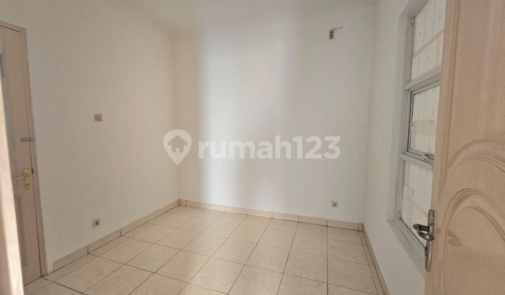 Disewakan Ruang Usaha 2.5 Lantai di Harapan Indah Bekasi