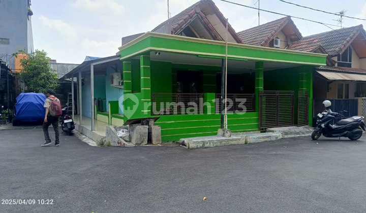 For Sale Hook House in Perumahan Taman Harapan Baru N4 North Bekasi