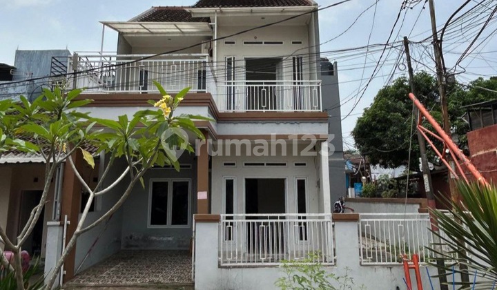 Disewakan Rumah 2 Lantai Di Purigading Jatiluhur Jatiasih Bekasi 2