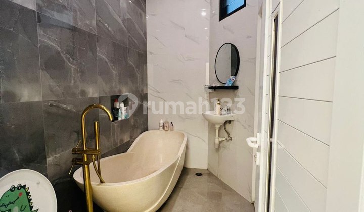 Dijual Rumah Mewah 3 Lt Fullfurnished Town House Ciganjur Jakarta 2