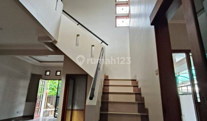 Disewakan Rumah 2 Lt Bagus Semifurnished Di Kemang Pratama Bekasi 2