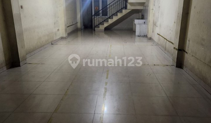 For Rent: 3-Story Shop House on Jatiasih Main Road, Bekasi For Rent: 3-Story Shop House on Jatiasih Main Road, Bekasi