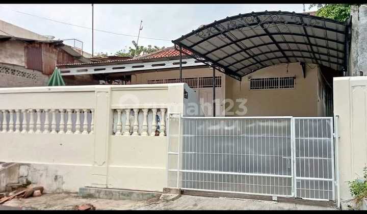 Disewakan Rumah Di Komplek Pondok Bambu Jakarta Timur 1