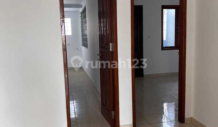 Dijual Rumah 3 Lt Semi Furnished Di Pisangan Lama Jakarya Timur 2