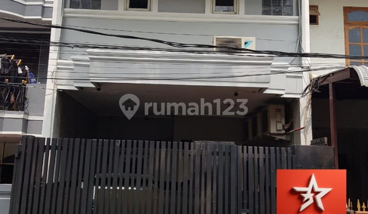 Dijual Rumah 2 Lt Semifurnished di Kom Dki Pondok Kelapa Jakarta