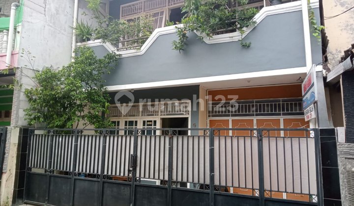 Dijual Rumah 2 Lt di Cipinang Jaya Jakarta Timur
