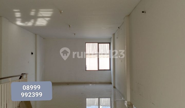 Ruko 3 Lantai Disewakan, Boleh Sewa Setahun Ruko 3 Lantai Disewakan, Boleh Sewa Setahun