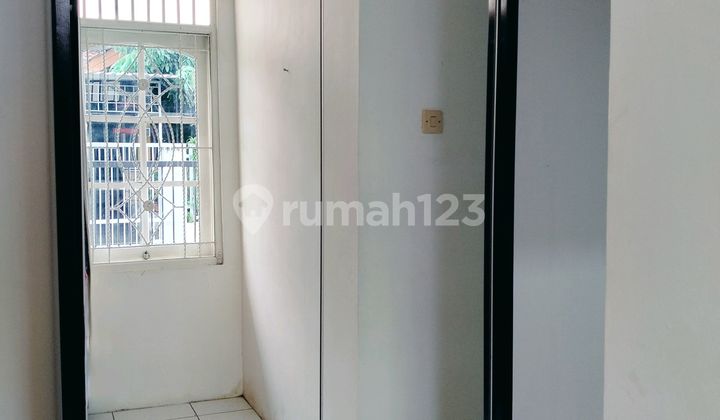 Spacious House 7 Minutes to Rawa Buntu Station, 3 New AC Units Available 2