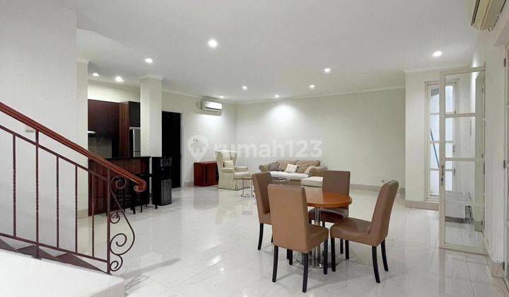 Rumah disewakan dalam townhouse siap huni semi furnished  2