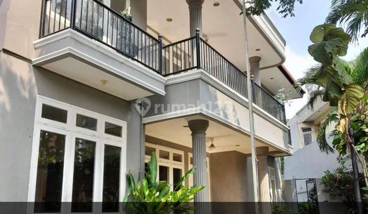 Rumah disewakan pondok indah semi furnished siap huni  1