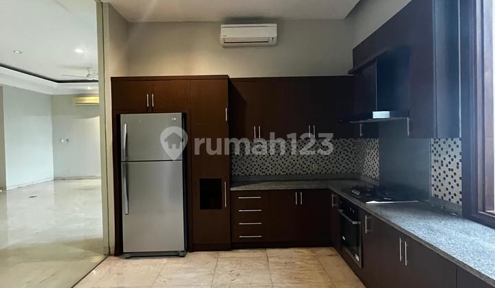 Disewakan Rumah Area Strategis Siap Huni Rumah Mewah 2