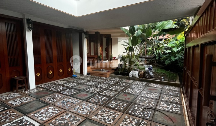 Disewakan Rumah Area Strategis Rumah Mewah Siap Huni 2