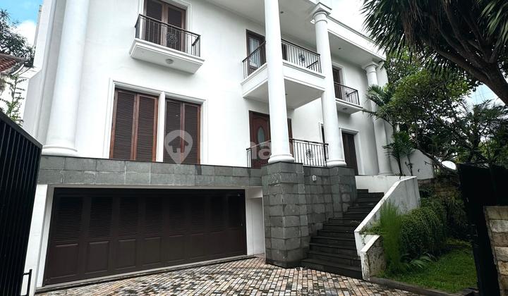 Disewakan Rumah Dekat Sekolah Jis Area Strategis