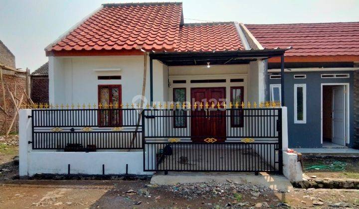 Rumah dengan gaya minimalis modern lokasi strategis 1