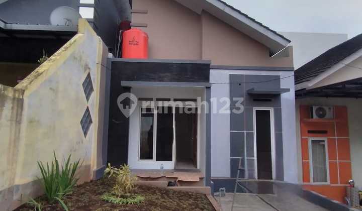 Ready-to-Occupy House in Pudak Payung Sejati, Banyumanik with SHM 1