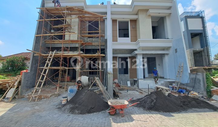 Rumah 2 Lantai Diamond Grafika, Banyumanik SHM 1