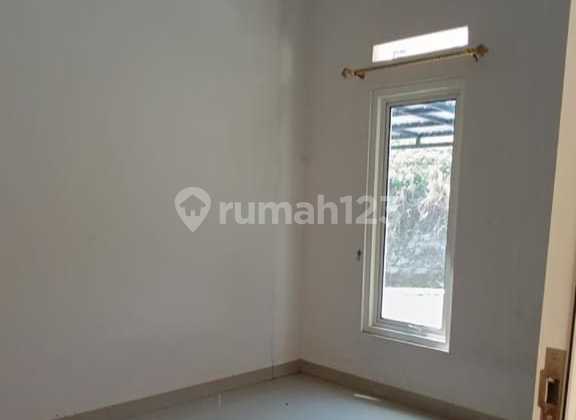 Ready-to-Occupy House in Pudak Payung Sejati, Banyumanik with SHM 2