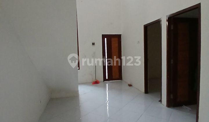 For Sale, West Panda, Ready-to-Live-in House with SHM 2