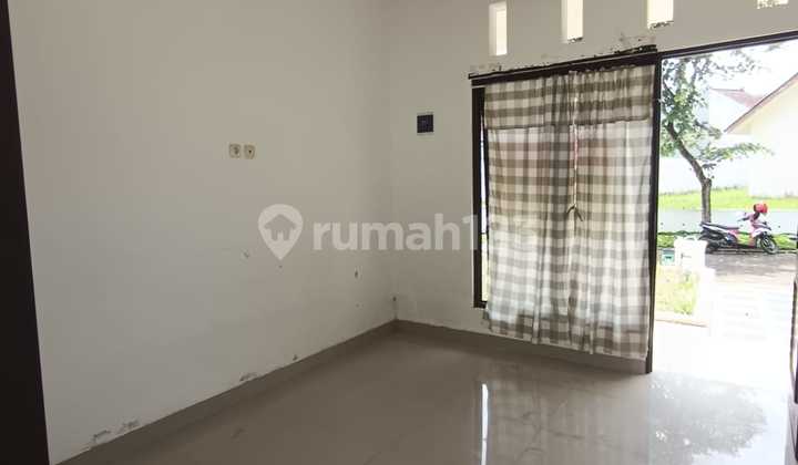 Rumah Bagus Tanah Luas bisa di Kembangkan Lokasi Teras Bali Mijen 2