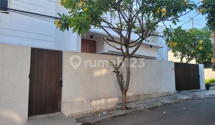 Rumah Bagus Semi Furnish Di Bukit Sari Banyumanik Semarang 2
