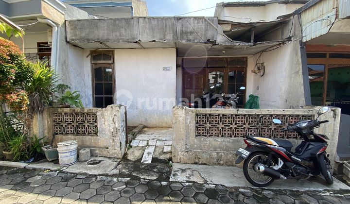 For Sale Cheap Land with SHM at Jl. Merbau Raya No. 132, Padangsari, Banyumanik, Semarang City, Central Java, Indonesia, 50267, Banyumanik Area 84.0 m² SHM 1