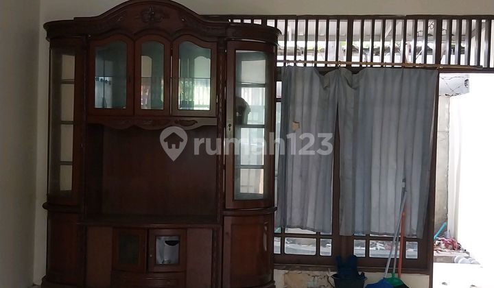 Rumah Kemanggisan Dekat Slipi