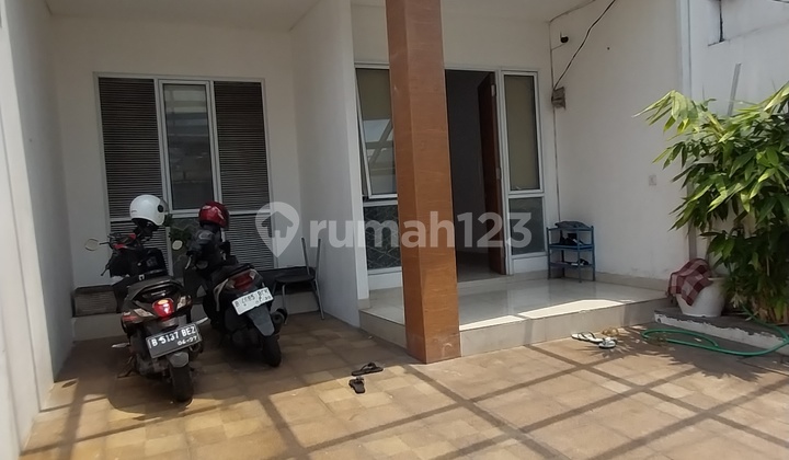 Rawabelong Kemanggisan House near Binus