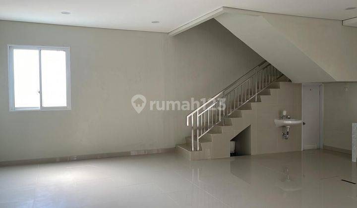 Sewakan Rumah Minimalis 3.5 Lt
gading Lavender Kelapa Gading Jakarta Utara
 2